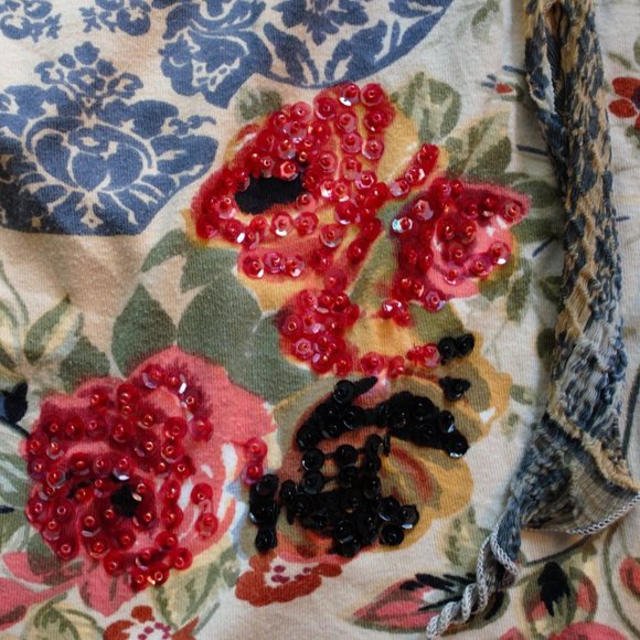 Small Rene Derby Pattern Sequin Top - Picture 3 of 5